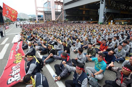 [일촉즉발 노조파업①]현대重 3년 연속 파업 결정…"현대車와 연대"