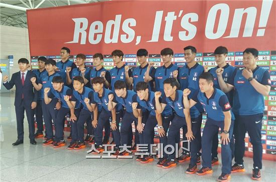 신태용 감독이 이끄는 올림픽 남자축구 대표팀이 18일 인천공항을 통해 출국한다. 대표팀은 브라질 상파울루에 베이스캠프를 차린 뒤 조별리그 경기를 준비할 계획이다. / 사진=이상필 기자