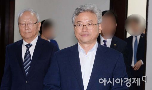 [포토]국회 정보위 참석하는 이철우 위원장-이병호 국정원장 