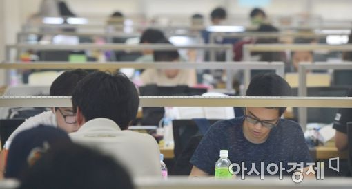 '학자금→취업난→신불자'…20대 청년층 부채 '악순환'
