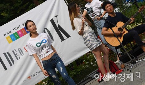 [포토]홍대거리에서 백남준을 만나다 