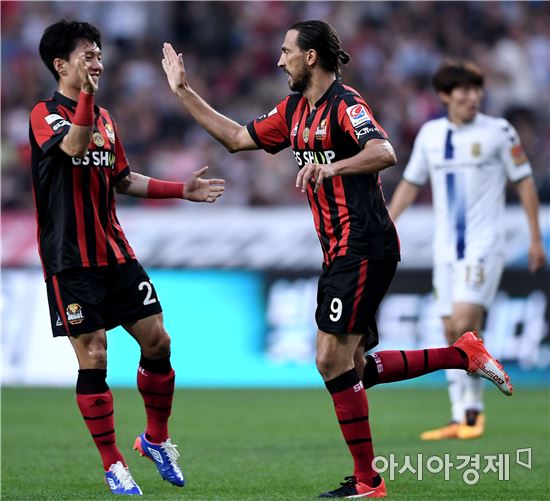 [포토]데얀 동점골, '이제 다시 시작이야'