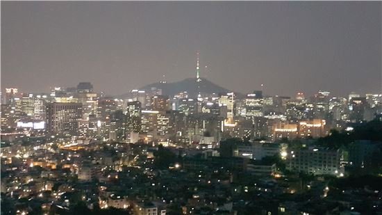 인왕산 전망대에서 바라본 서울 도심 야경