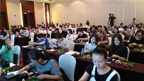 '中발렌타인데이' 맞아 한국산 스프레이장미 수출 홍보전