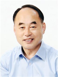 서기동 前구례군수, 특정후보 돕지 않고 있다…선거에 끌어 들이지마라