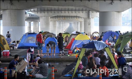 [포토]'다리밑 이색피서' 