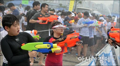 [포토]여름엔 물총싸움