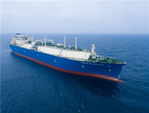 ▲ 대우조선해양이 건조한 100번째 LNG선인 그리스 마란가스(Maran Gas)社의 마란가스 암피폴리스(Maran Gas Amphipolis)호의 운항모습. 