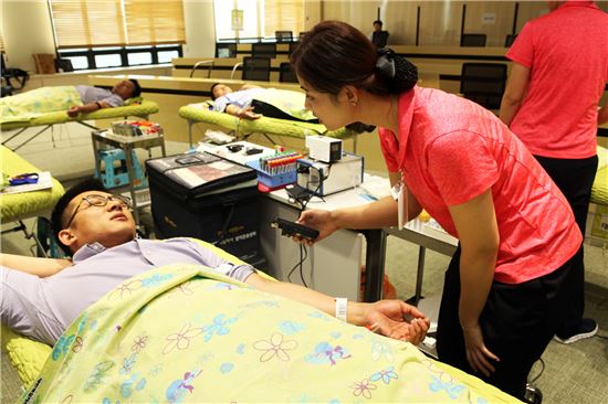 녹십자 임직원 180여명 사랑의 헌혈 동참