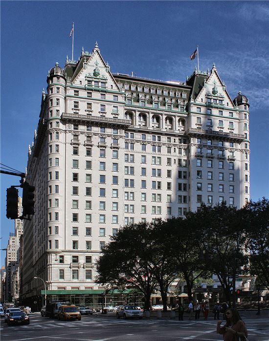 뉴욕 플라자호텔 (출처 위키피디아)