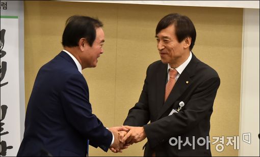 [포토]인사 나누는 이주열·장병완