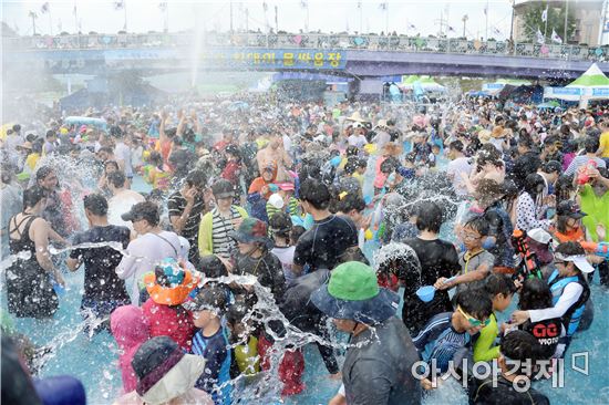 찜통무더위, “물이 넘친다, 흥이 넘친다”장흥 물축제 29일 개막