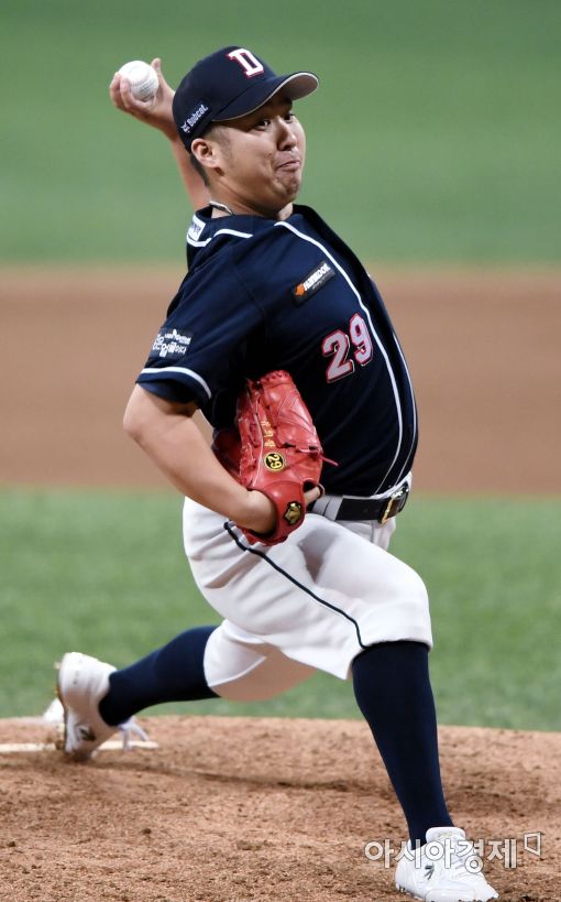 [포토]두산 선발 유희관의 역투