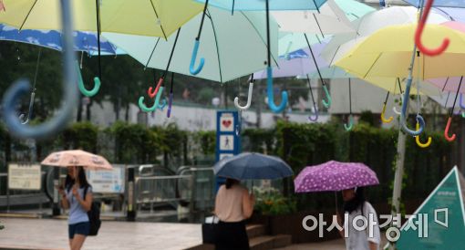 [포토]우산 출근길