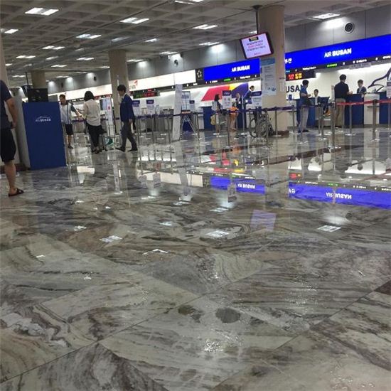 폭설에 김포공항 일부 구간 7편 결항…국내 다수 공항 '강풍 특보'