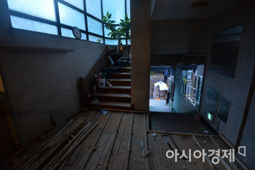 [포토]김영란법 여파, 리모델링하는 한정식집