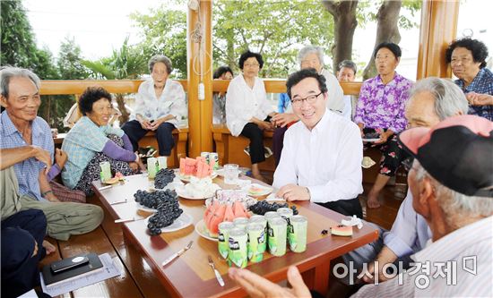 이낙연 전남지사, 폭염 속 무더위쉼터 방문