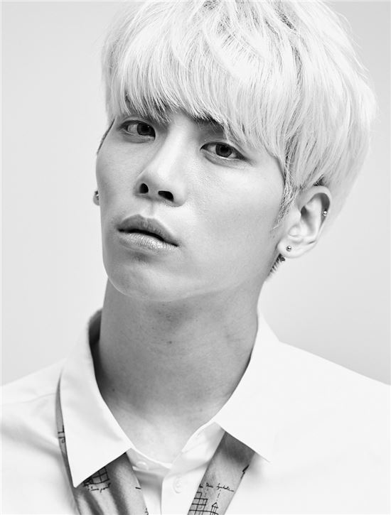 ‘사망’ 샤이니 종현은 누구? 다재다능 메인보컬·DJ 활약