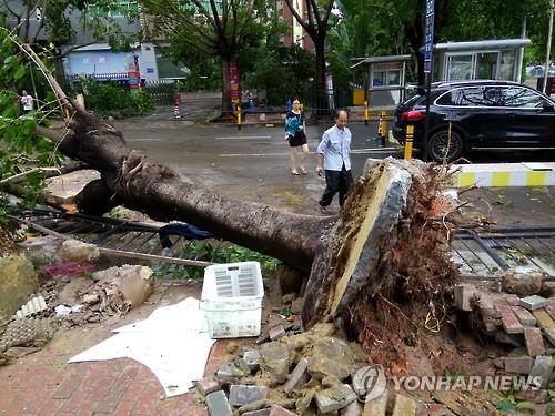 태풍 ‘니다’ 중국 상륙…2만여 명 긴급 대피