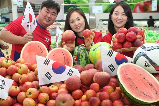 [포토]농협유통, 피로회복에 좋은 '붉은 과일 특별 판매전' 열어