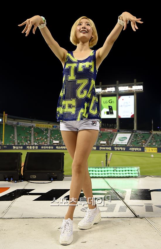 [포토] 두산 치어리더, 초밀착 한뼘 팬츠