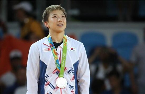 올림픽 양궁·축구·유도…퍼플오션에서 韓경제 갈 길 보여주다