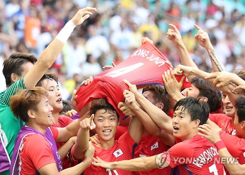 [리우올림픽 축구] 한국 대표팀 ‘송주훈 세리머니’ 컨셉은 의리!