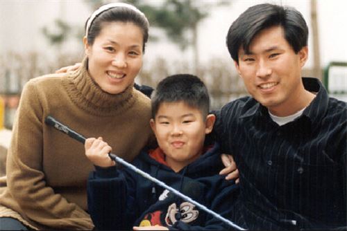 '올림픽 DNA' 안병훈의 어린시절. 어머니 자오즈민(왼쪽)은 1988년 서울올림픽 탁구 은메달리스트, 아버지 안재형(오른쪽)은 동메달리스트다.