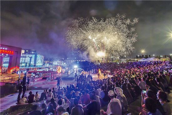 이불영화제, 달빛 서커스…무더위 식히러 한강으로 오세요 