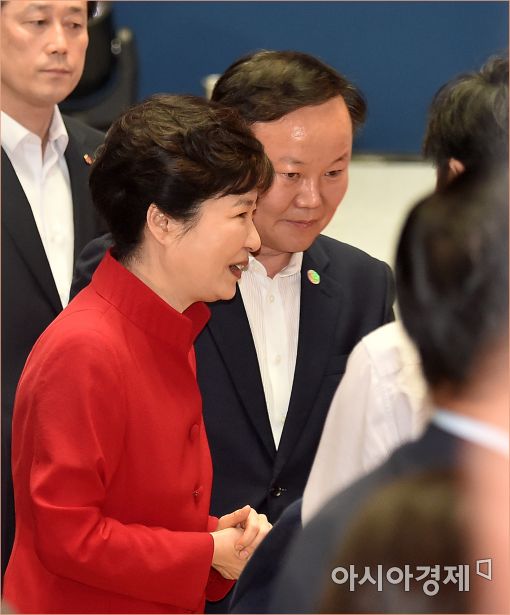 [포토]새누리당 전당대회 참석하는 박근혜
