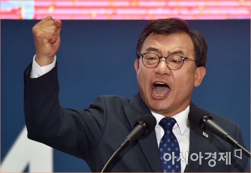 [포토]수락연설하는 이정현 신임 대표
