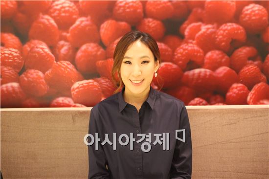 <힙합하다>의 저자 송명선 작가를 9일 오후 서울 강남구 한 카페에서 만났다.
