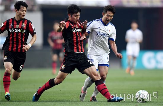 [포토]이상호, '수비가 너무 거칠어!'