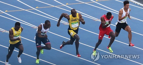 우사인 볼트, 올림픽 사상 첫 올림픽 100m 3연패…네티즌 '볼트는 외계인?'  