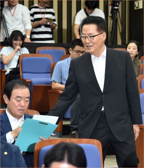 [정치, 그날엔…] 손혜원 유탄 맞은 박지원, 오묘한 정치人생사
