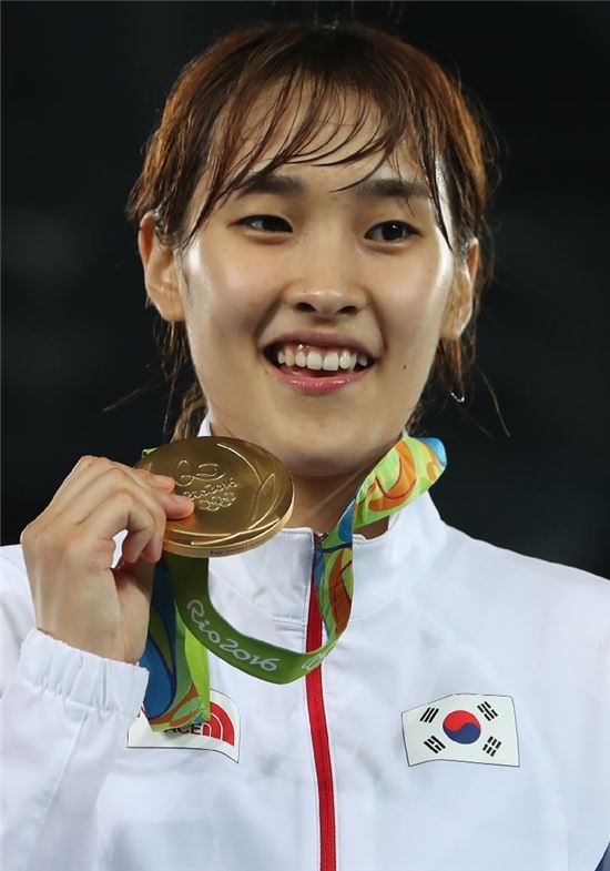 [포토] '금빛 발차기' 김소희, 올림픽 태권도 첫 금메달