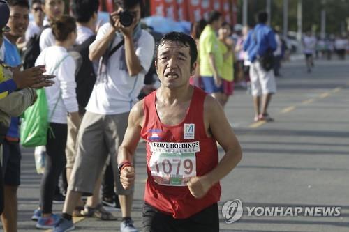[리우올림픽] 완주 꿈 이룬 '개그맨 마라토너' 다키자키…139위 깜짝 선전