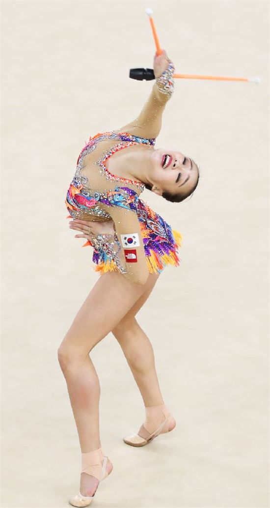 [포토] 손연재, 곤봉의 또다른 느낌