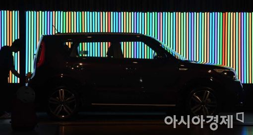 [포토]세련된 디자인에 연비향상까지 '더 뉴 쏘울' 