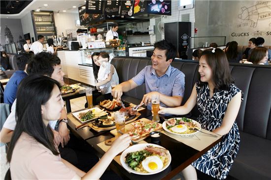 삼립식품 '그릭슈바인' 사업 본격 확대…2018년까지 20개 매장 목표