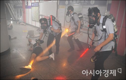 [포토]지하철 테러대응 훈련