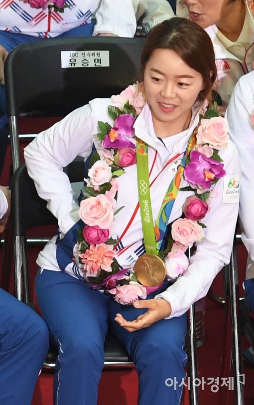 [포토]짱콩 장혜진, 금메달은 상의 주머니에 