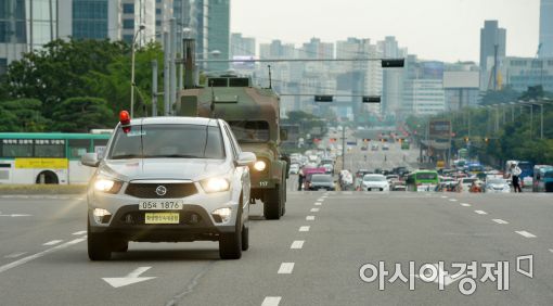 [포토]작전 차량, 마포대교 진입