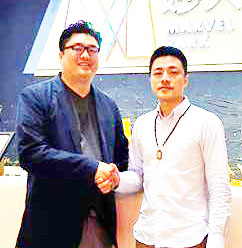 ㈜인스퀘어 문준석 대표(왼쪽)와 통이문화유한공사 주앙대표