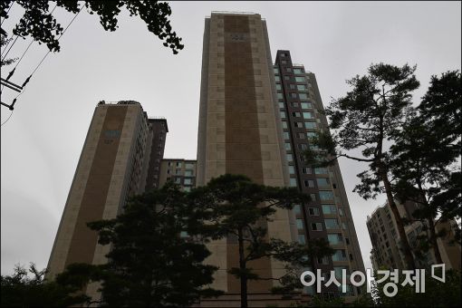 [포토]이인원 롯데부회장 자택