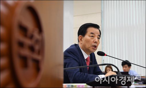 [2016 국감]한 장관 “북 장사정포 무력화할 무기개발중”