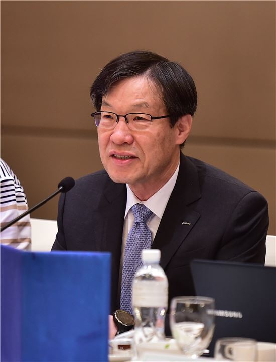 권오준 포스코 회장 연임…'구조조정'마치고 '성장'에 집중  