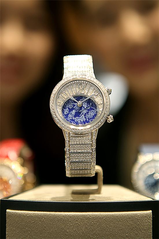 [포토]'10캐럿' 다이아몬드 박힌 명품시계 국내 첫 소개 