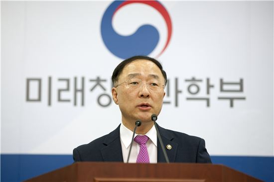 창조경제 '주역' 홍남기, 국무조정실장 임명