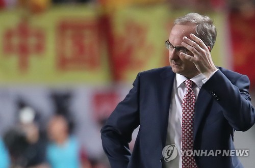 한국 축구, 중국에 3-2 진땀승…슈틸리케 "정신력 흐트러졌다"